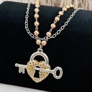 Elegant Aged Silvertone Bling Heart Key Pendant Necklace